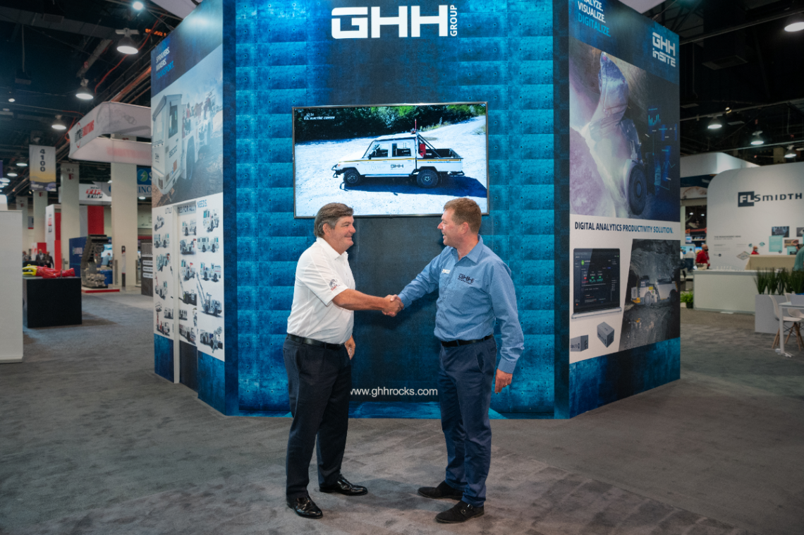 VivoPower GHH Cahir Petzold handshake